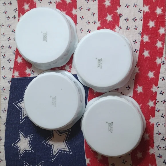 SOLD 🌹Xcell 4" White Ramekins Set Of 4 Scallop Edged Ribbed Sides Ovenware - Picture 2 of 7